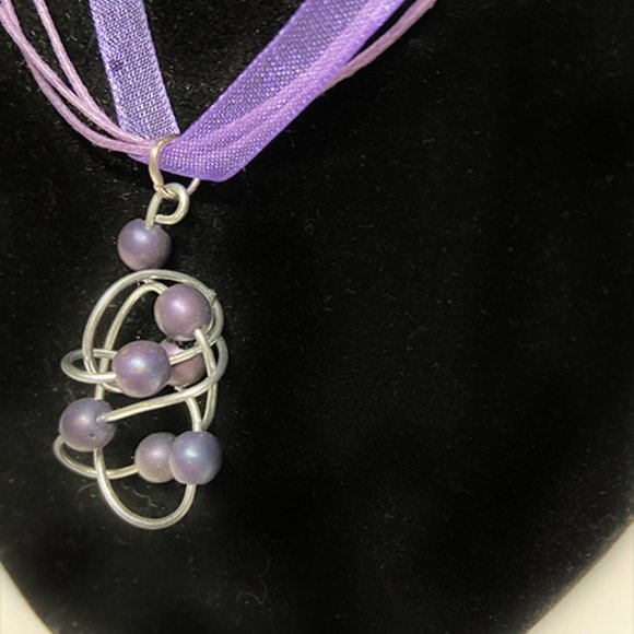 Stainless Steel Twisted Pendant with Druk Beads Handcrafted by Artisan - Picture 9 of 9